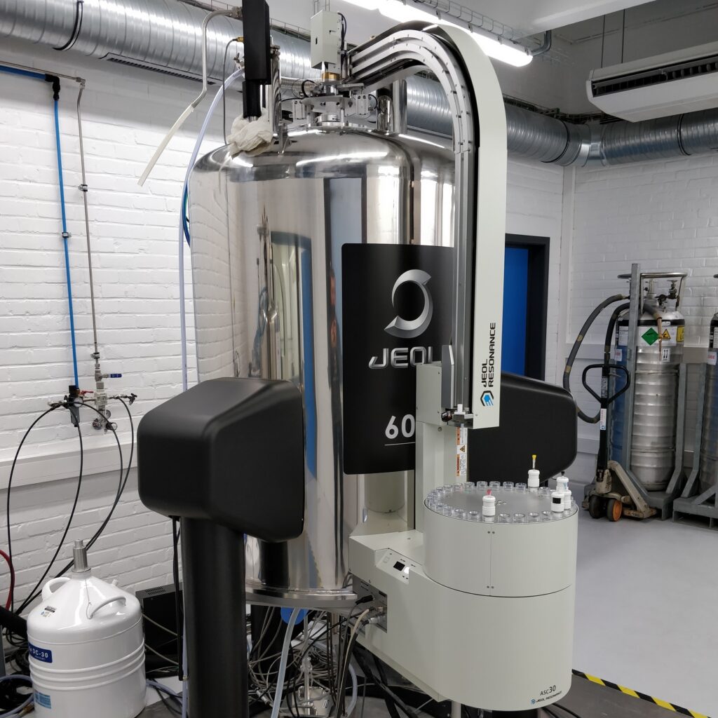 Bruker AVANCE DPX300, Varian VNMRS 400, JEOL JNM-ECZ400/S3, JEOL JNM-ECZ600R/S3, Bruker Magnettech ESR5000